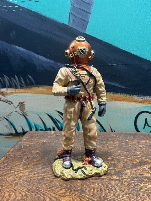 MKV Diver Statues