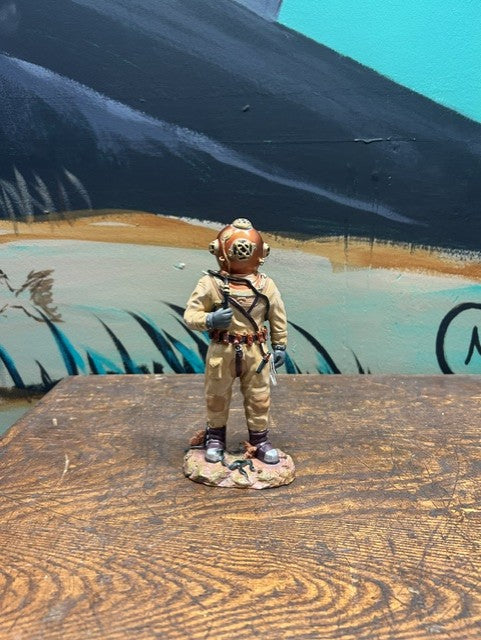 MKV Diver Statues