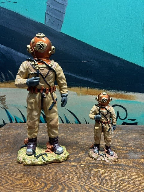 MKV Diver Statues